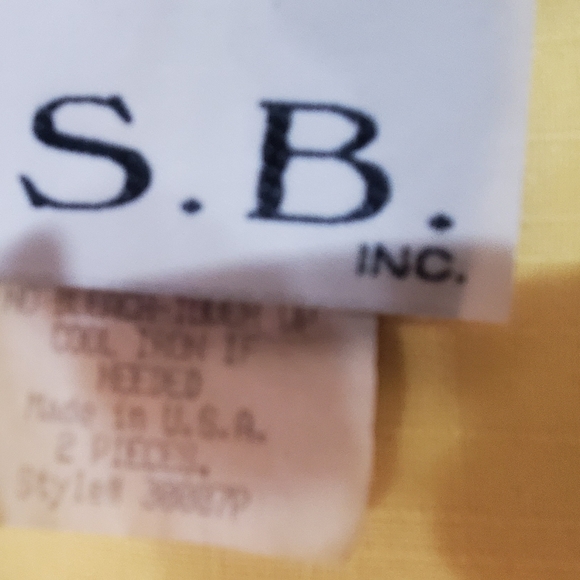 Suit for Young Adults! Two pieces Jacket and skirts By S.B. Inc! - Picture 8 of 8